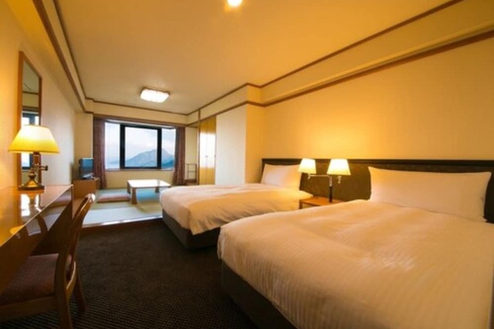 Room 6 of 43
