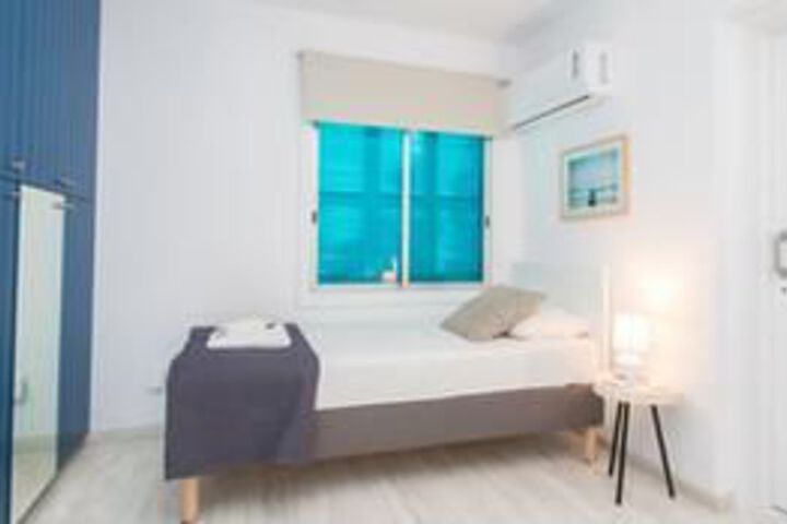 Room 11 of 29