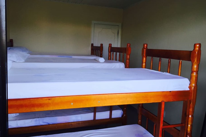 Room 6 of 10