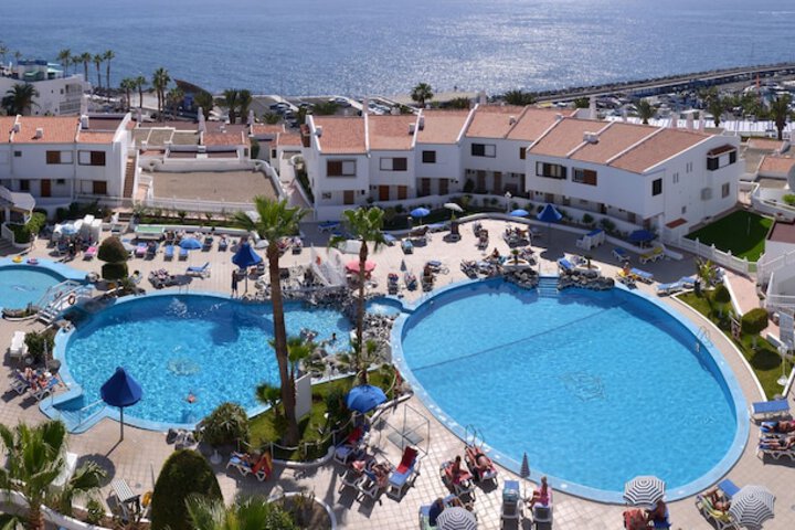 Pools & Facilities