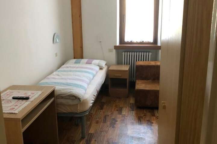 Room 35 of 69