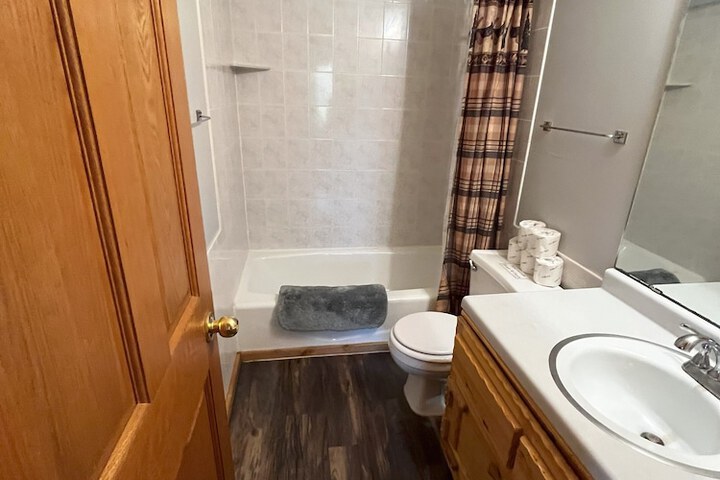 Room 127 of 202