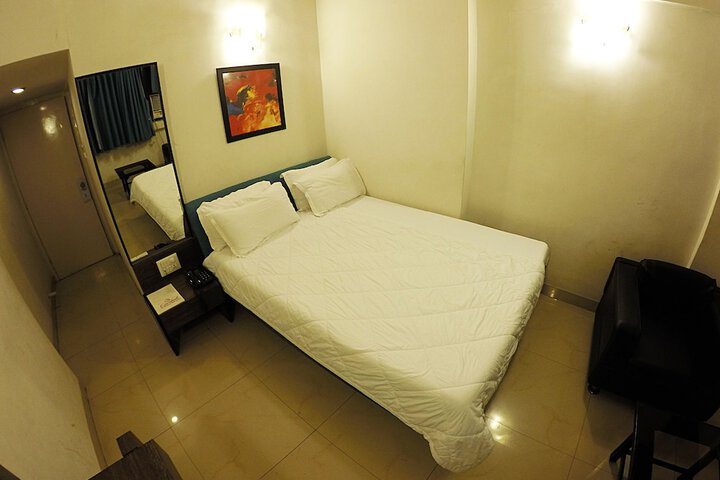 Room 3 of 26
