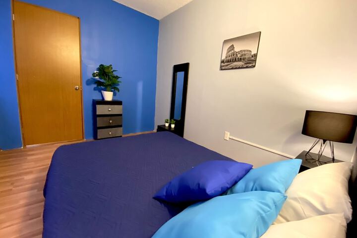 Room 10 of 33