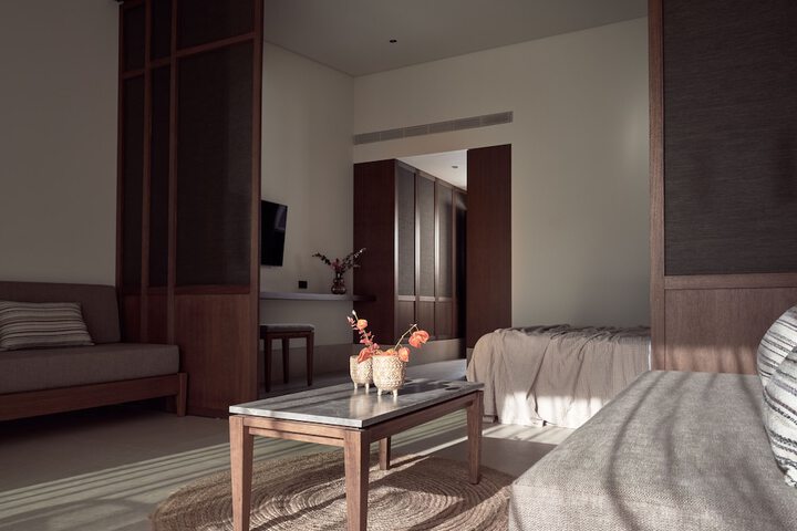 Room 53 of 183