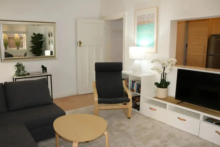 Room 4 of 19