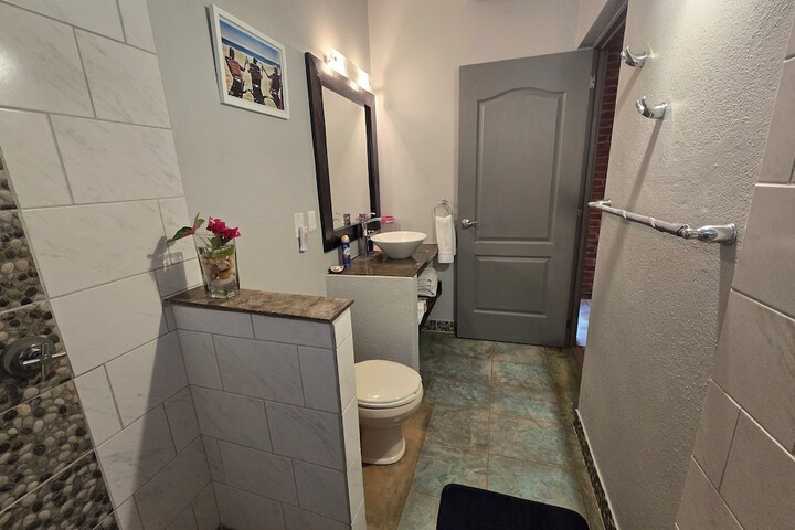 Room 40 of 229