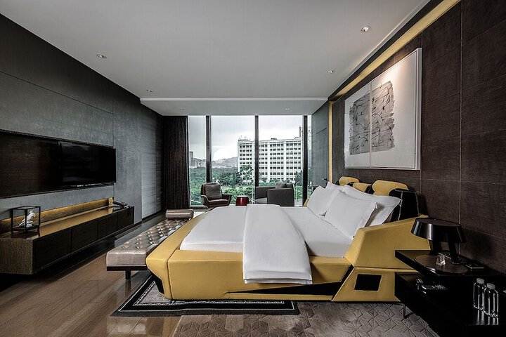 Room 8 of 55