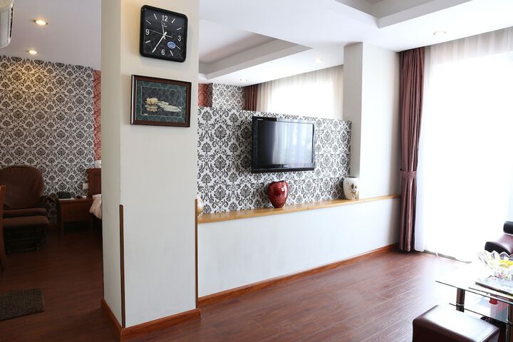 Room 15 of 83
