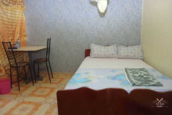 Room 8 of 40