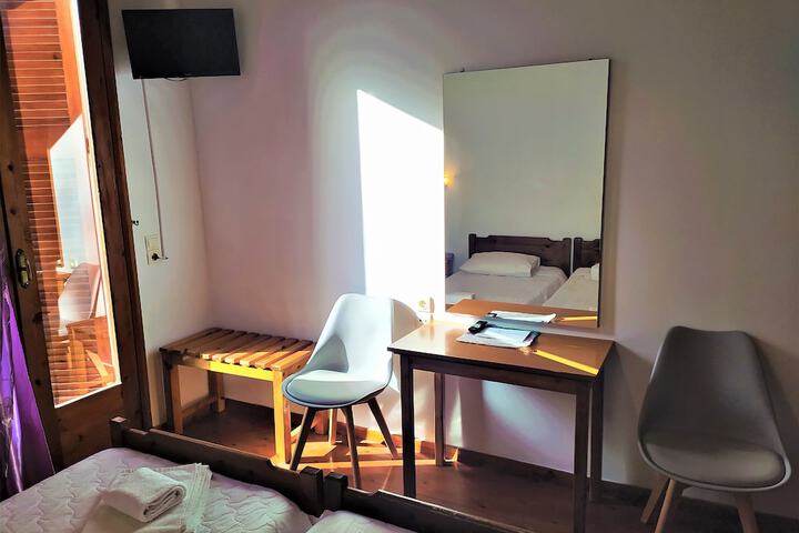 Room 13 of 43