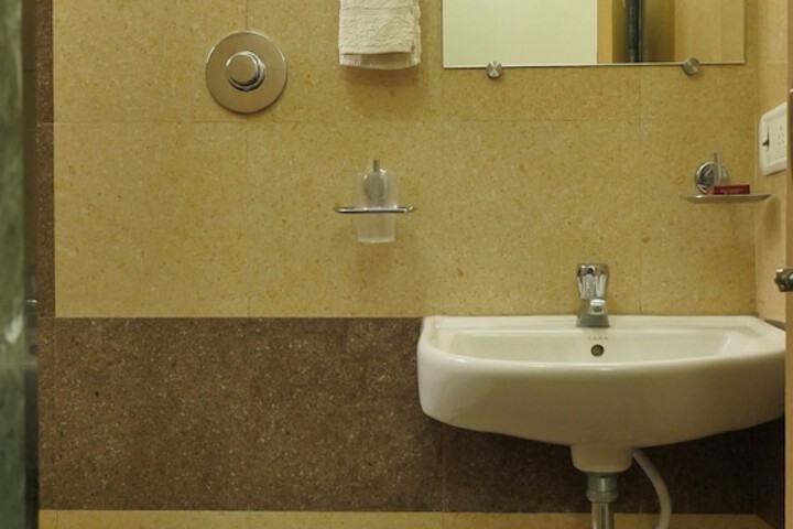 Room 9 of 24
