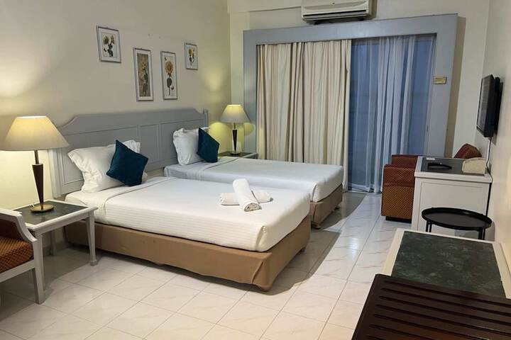 Room 144 of 650
