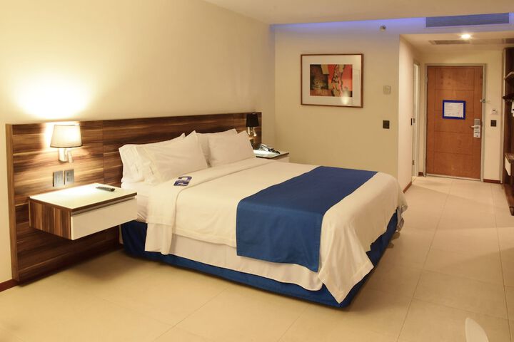 Room 18 of 131