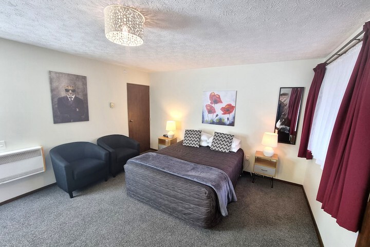 Room 4 of 29