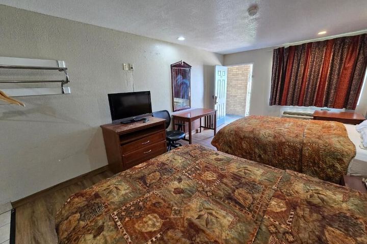 Room 3 of 6