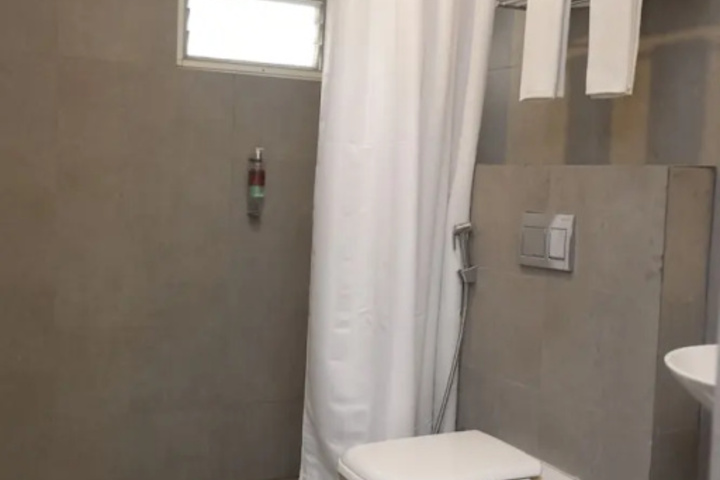 Room 7 of 27