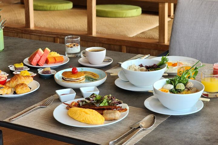 Breakfast/Coffee Service 88 of 130