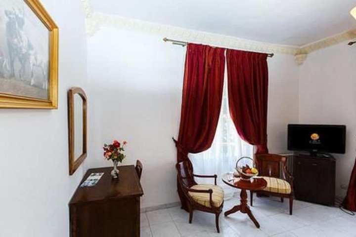 Room 16 of 46