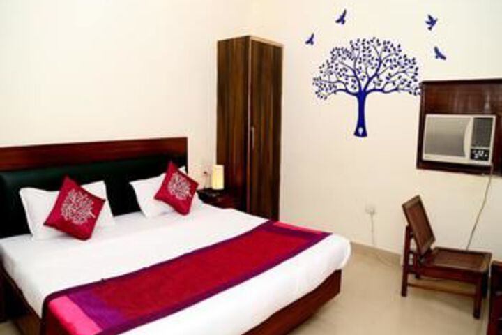 OYO Rooms Sector 7 Madhya Marg