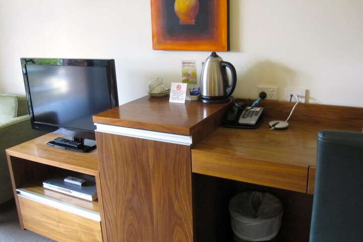 Room 6 of 38