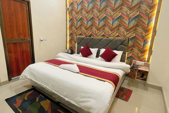 Room 3 of 31