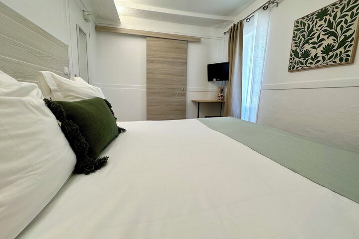 Room 35 of 79