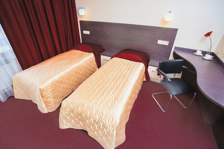 Room 16 of 42