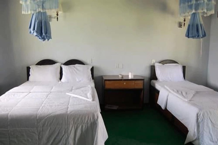 Room 10 of 77