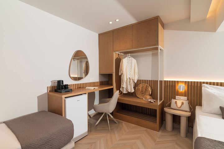 Room 45 of 132