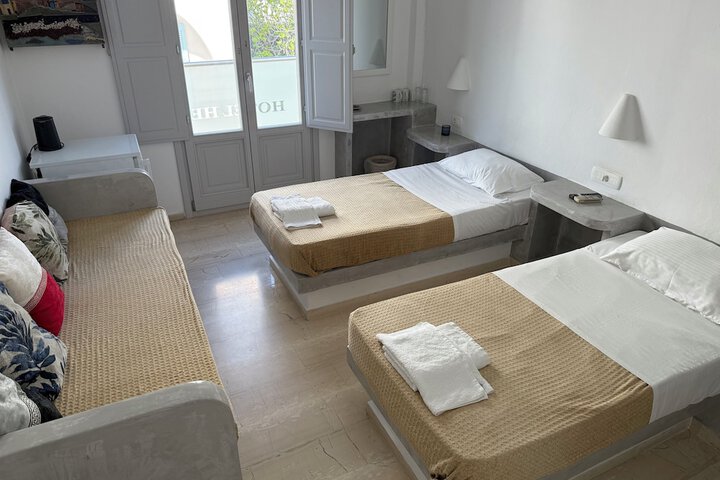 Room 9 of 74
