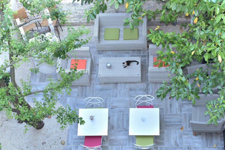 Hotel Entry