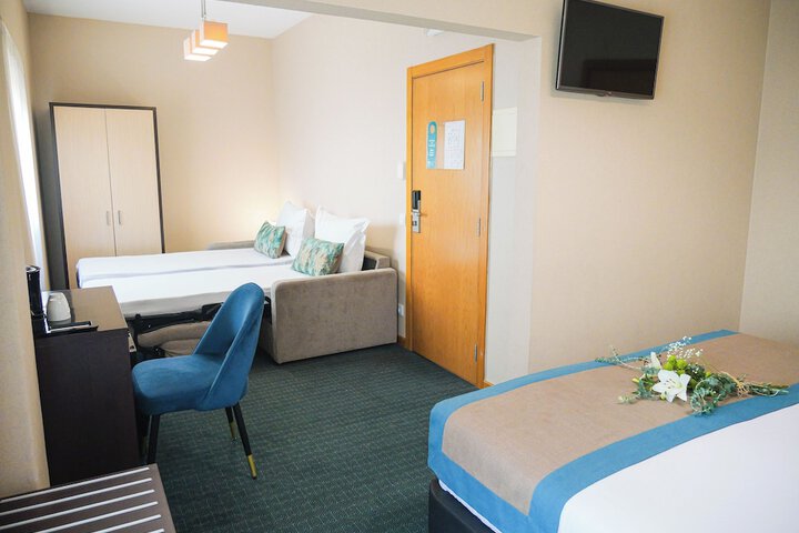 Room 43 of 121