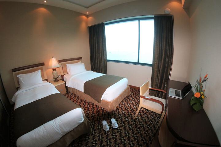 Room 12 of 72