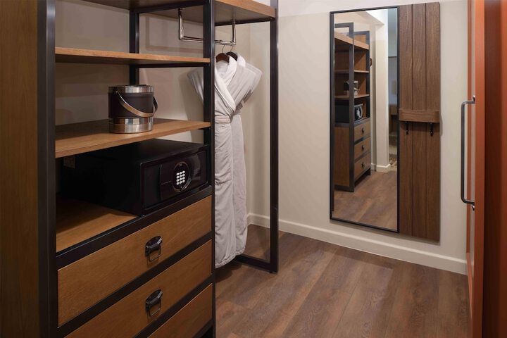 Room 71 of 203