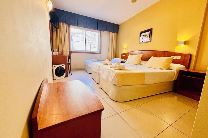 Room 16 of 76