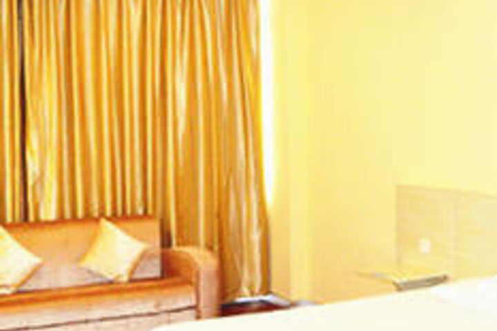 Room 18 of 34