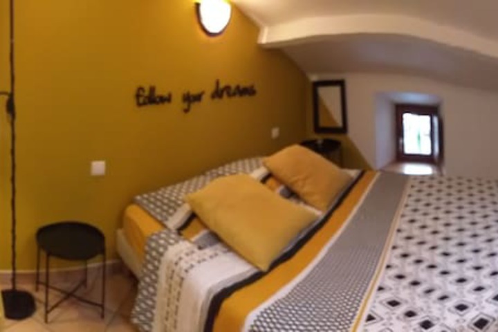 Room 10 of 51