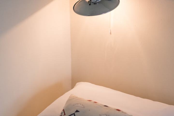 Room 12 of 107