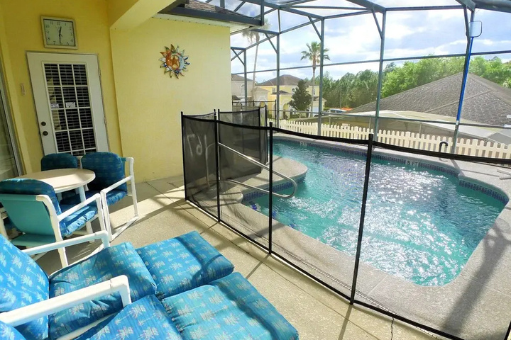 Pool 10 of 16