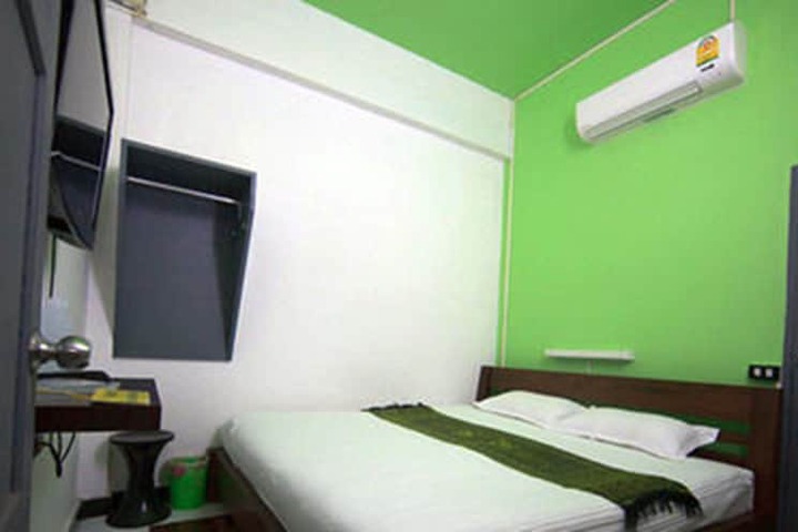 Room 6 of 52