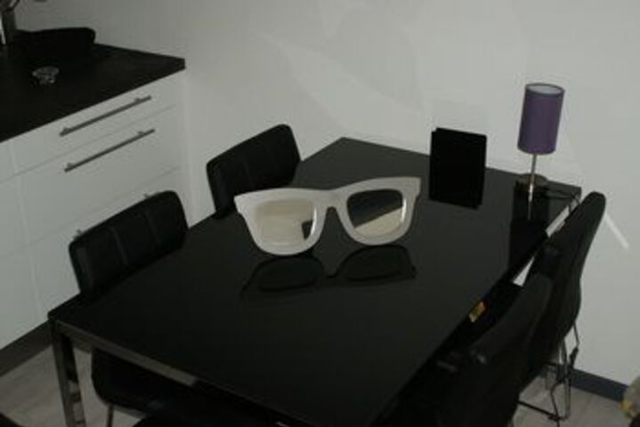 Room 5 of 18