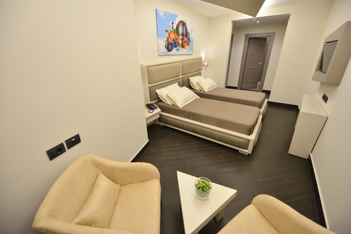 Room 17 of 36