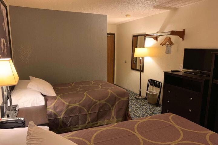 1 King Bed (12 of 20)