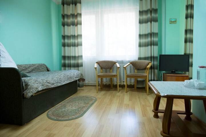 Room 7 of 33