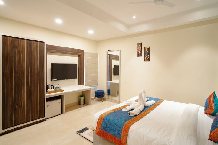 Room 5 of 52