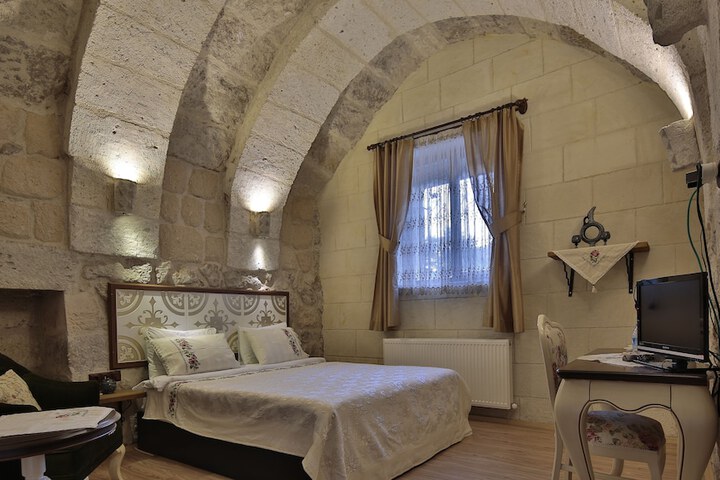Room 10 of 56