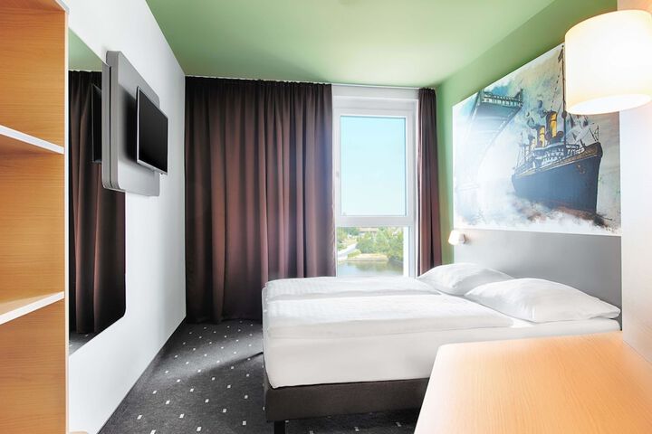 Room 3 of 27