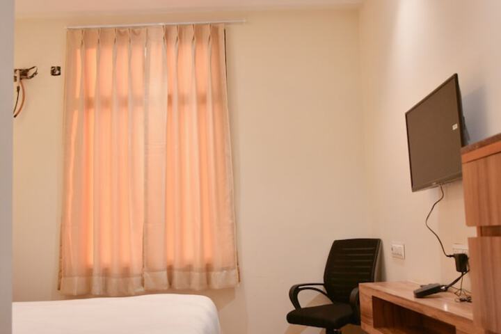 Room 8 of 55