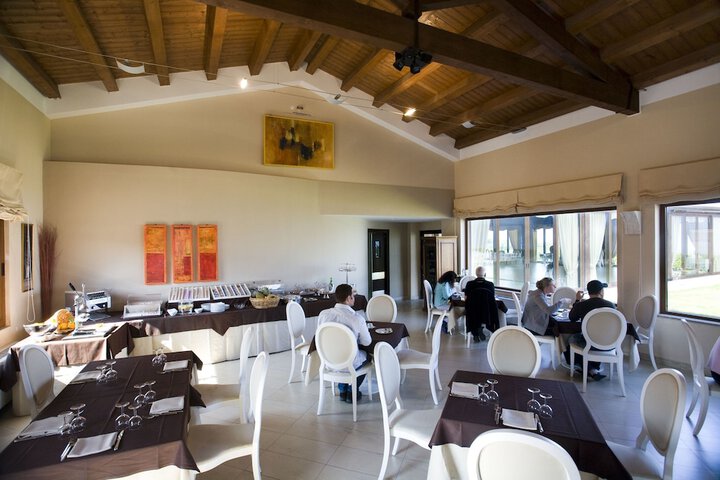 Dining 41 of 46